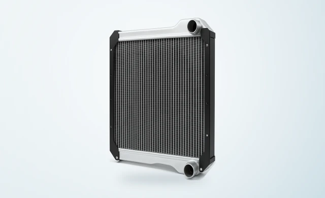 Earth moving equipment radiator with aluminium tanks and steel side frames